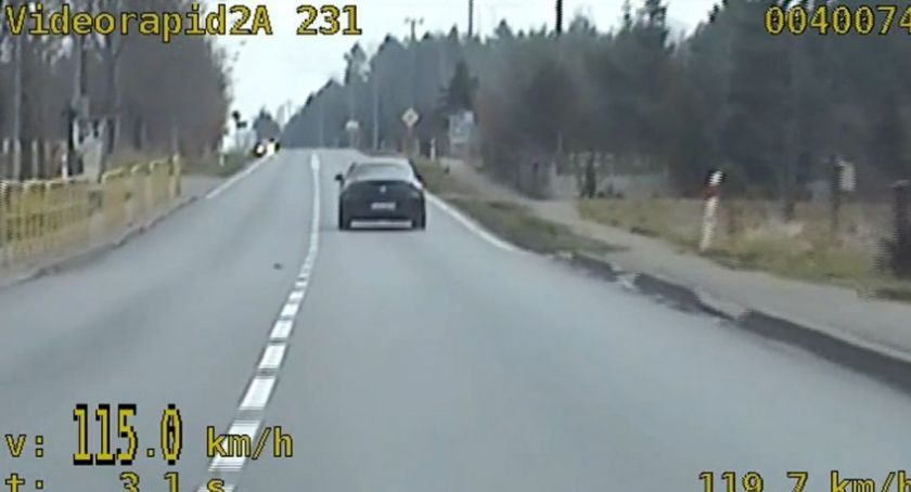400 zł miało być przeznaczone dla policjantów. Zamiast łapówki, cela w komendzie i kłopoty