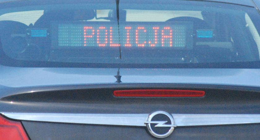 Po zderzeniu na krajowej trasie. Poszkodowany trafił do szpitala