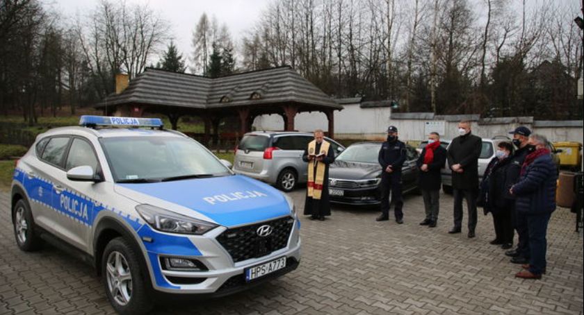 Powiat skarżyski i gmina Łączna ufundowały radiowóz dla Policji