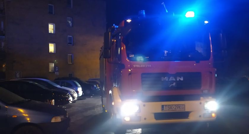  Za drzwiami. Pomoc nadeszła w odpowiednim momencie