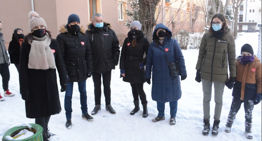 Protest w obronie praw kobiet, skromny 