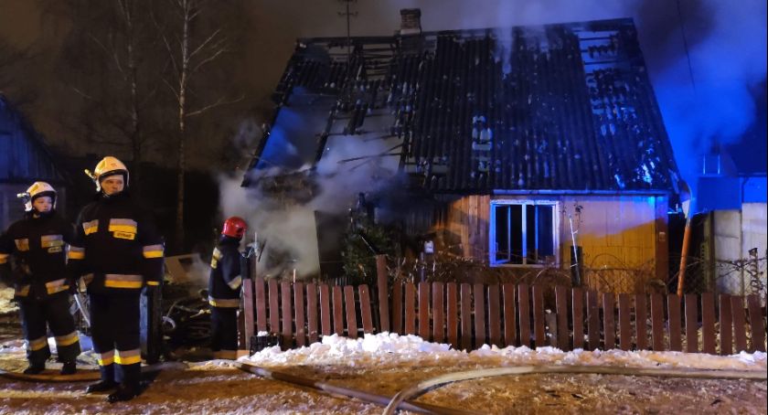 Kolejny pożar w Skarżysku, na ul. Grota Roweckiego  palił się dom jednorodzinny 