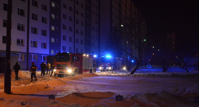 Niespokojny wieczór mieszkańców bloku przy ul. Piłsudskiego w Skarżysku