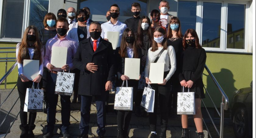 Najzdolniejsi uczniowie otrzymali stypendia Prezesa Rady Ministrów 