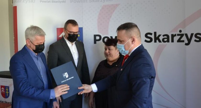 Blisko 7 mln zł pozyskał, w ramach RPO WŚ, powiat skarżyski na projekt partnerski e-Geodezja