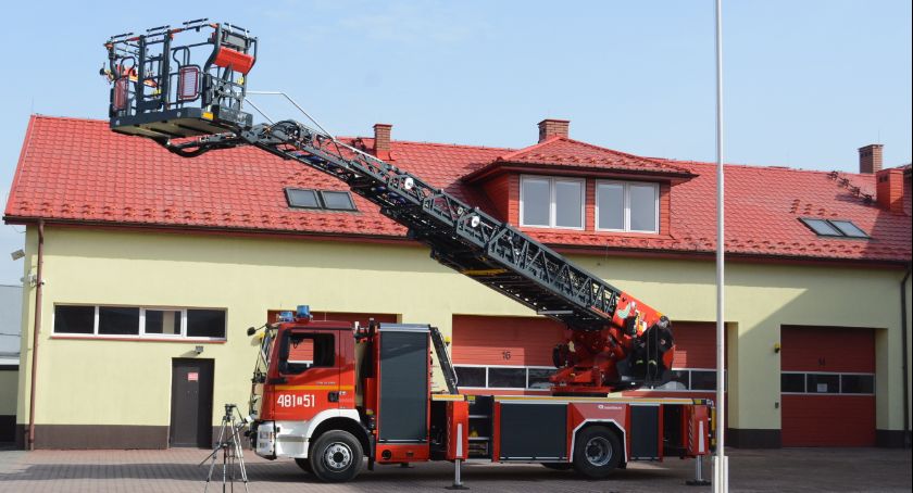 Skarżyscy strażacy mają 30 metrową drabinę, to najnowocześniejszy wóz bojowy w województwie !