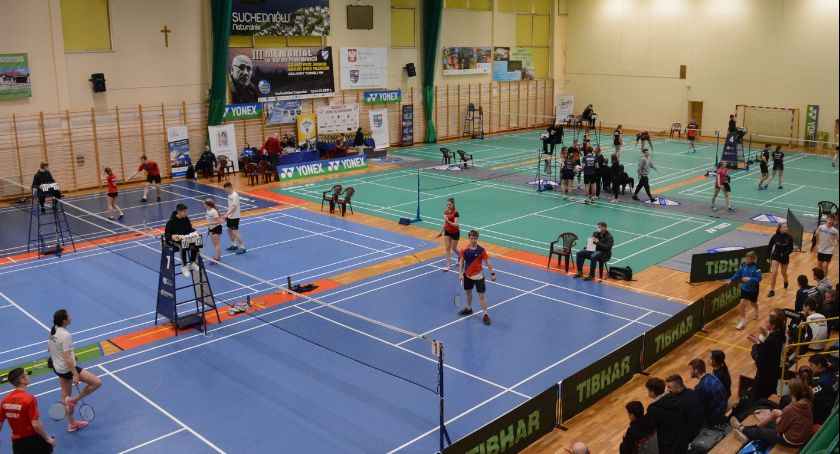 Badminton. Rozpoczął się III Memoriał  im. Stefana Pawlukiewicza