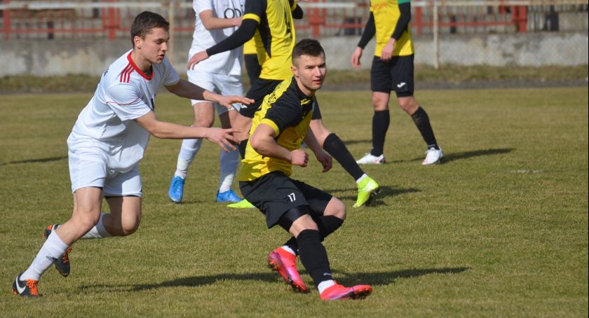 IV liga: Piotr Grzejszczyk zapewnił Orłom trzy punkty 
