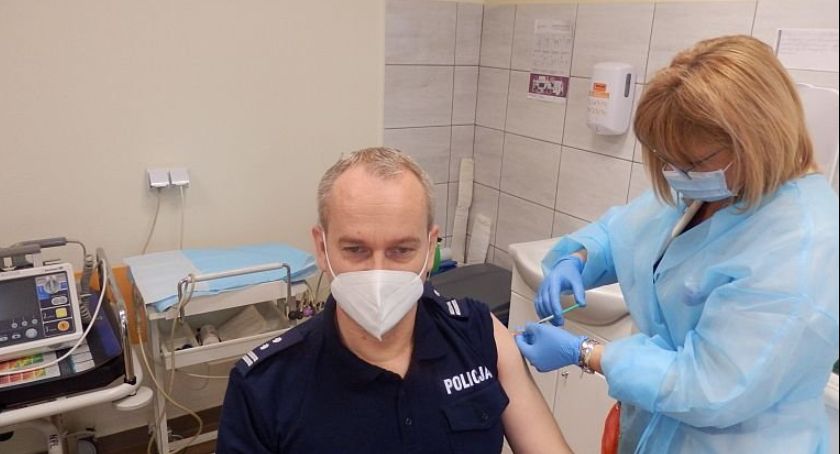 Skarżysko. Rozpoczęło się szczepienie służb mundurowych 