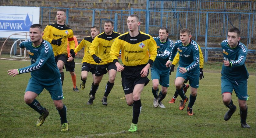 IV liga. Świąteczne strzelanie na Rejowie 