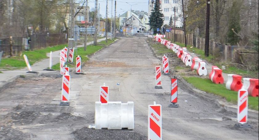 Trwa rozbudowa układu komunikacyjnego wraz z budową wiaduktu nad torami kolejowymi w Skarżysku-Kamiennej 
