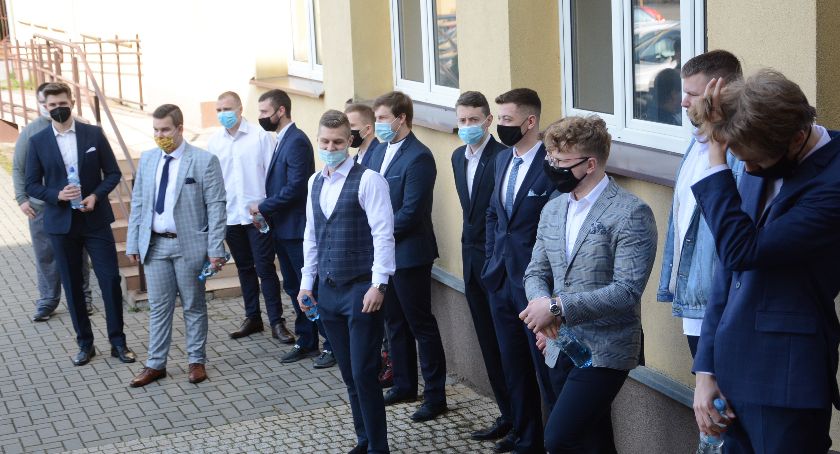 Matury 2021. Rozpoczął się ich pierwszy egzamin dojrzałości