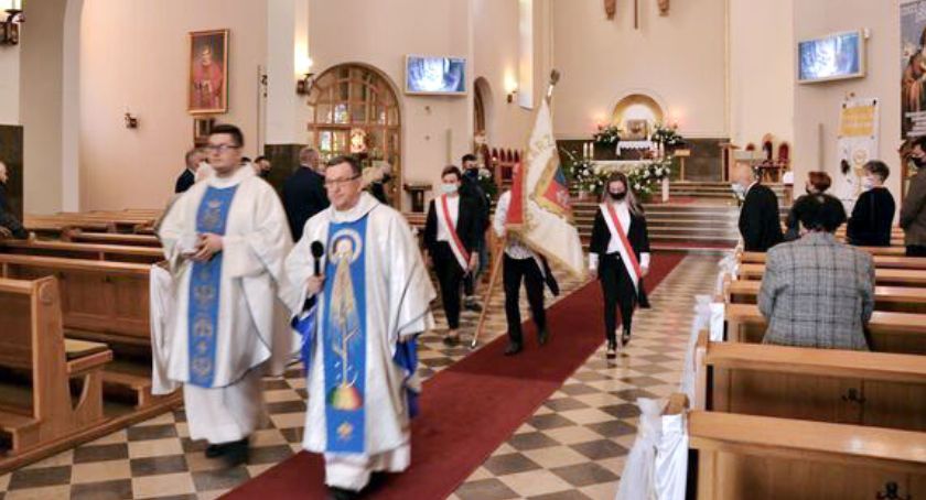 Samorządowcy u Matki Bożej Ostrobramskiej