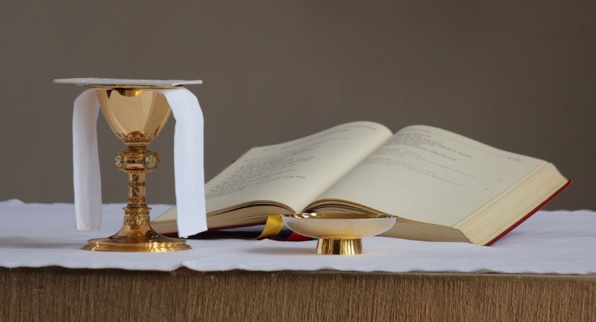 Wraca obowiązek udziału we Mszach świętych