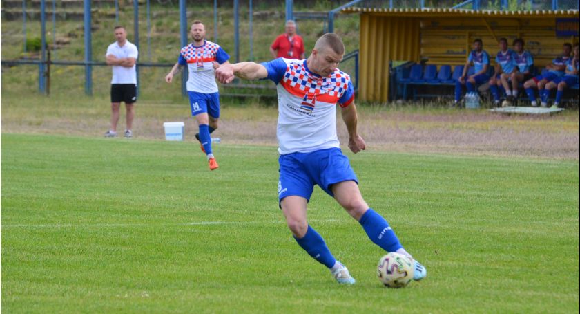 IV liga. Granat wreszcie zwycięski. Trzy punkty zapewnił Miller 
