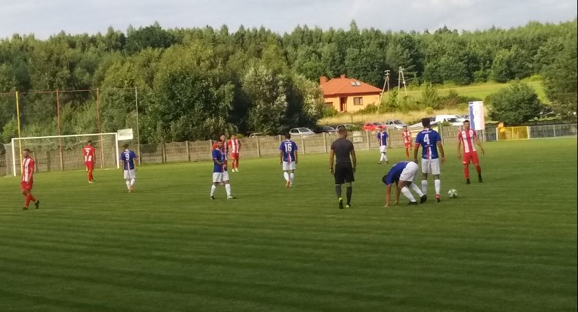 IV liga. Pechowy doliczony czas gry, Granat na komplet punktów musi jeszcze poczekać 