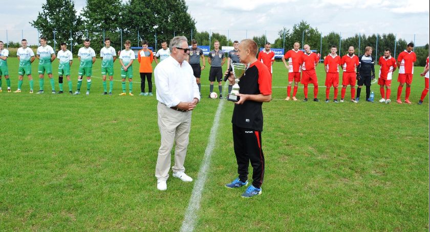 A klasa. Piękne bramki w Łącznej na inaugurację ligi 