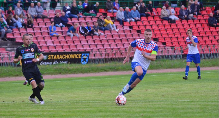 Hummel IV liga. Trzy punkty zostały w Starachowicach. Star lepszy od Granatu 