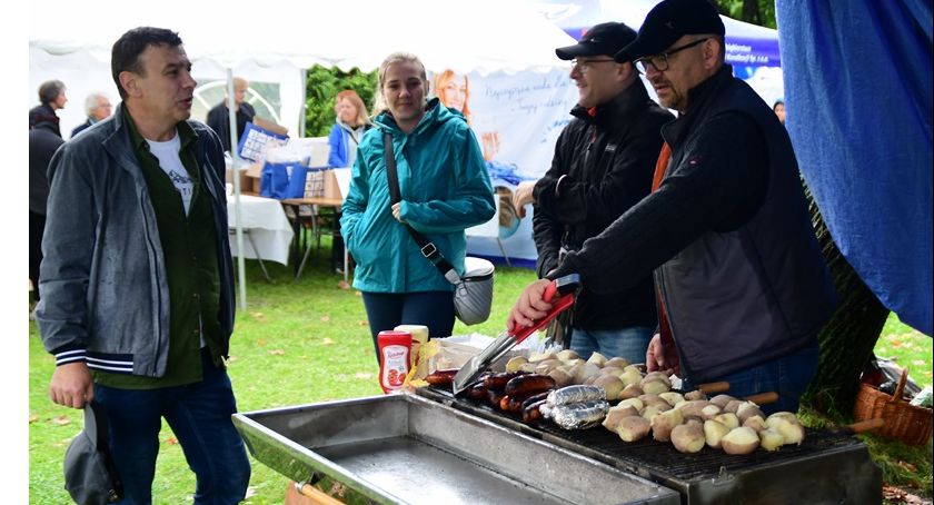 Udane Święto Pieczonego Ziemniaka pomimo deszczu 