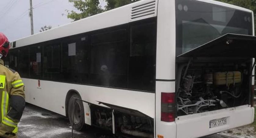 Chwile grozy kierowcy miejskiego autobusu. Co było przyczyną pożaru?