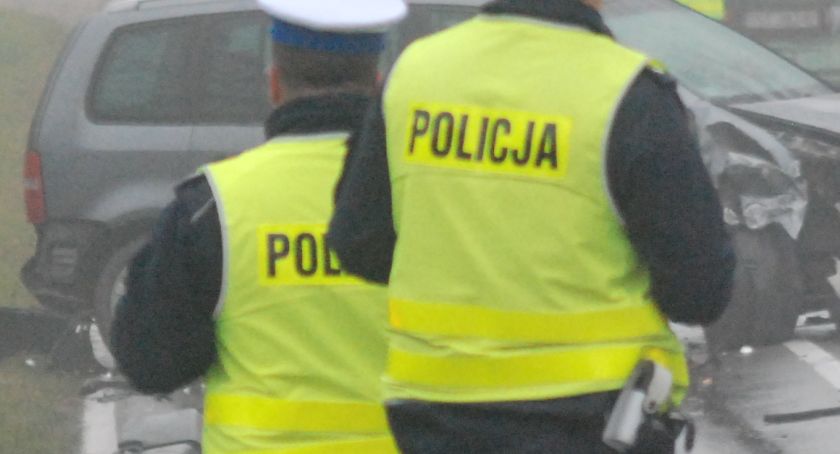  Kolizja w Skarżysku-Kam. Funkcjonariusze Komendy Powiatowej Policji na miejscu