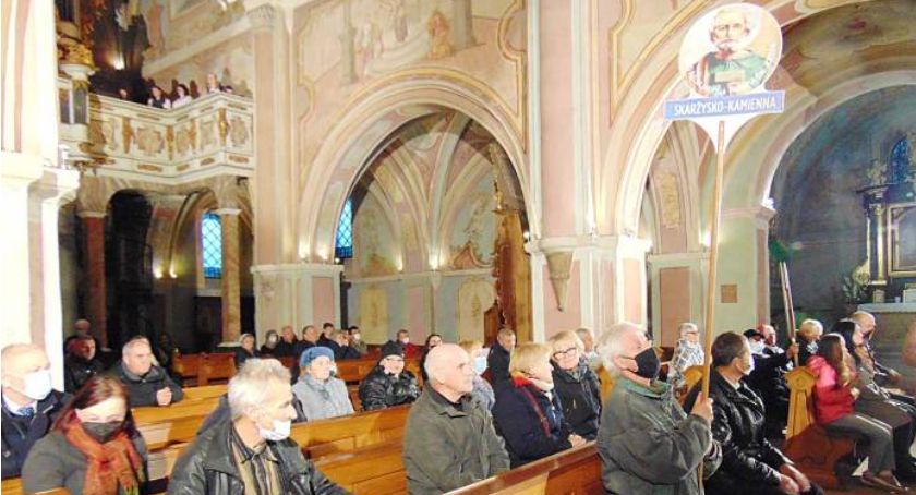 Rodzina Radia Maryja ze Skarżyska-Kam. świętowała w Wąchocku z kardynałem Dziwiszem