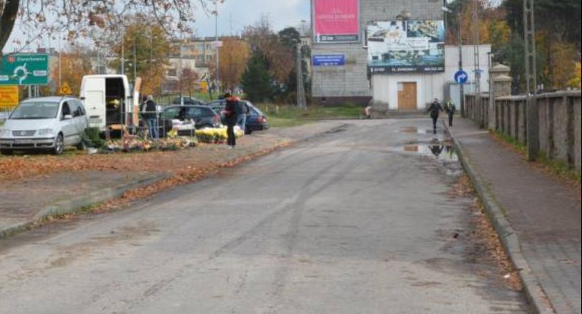 Będą zmiany w organizacji ruchu przy cmentarzach - zobacz jakie 