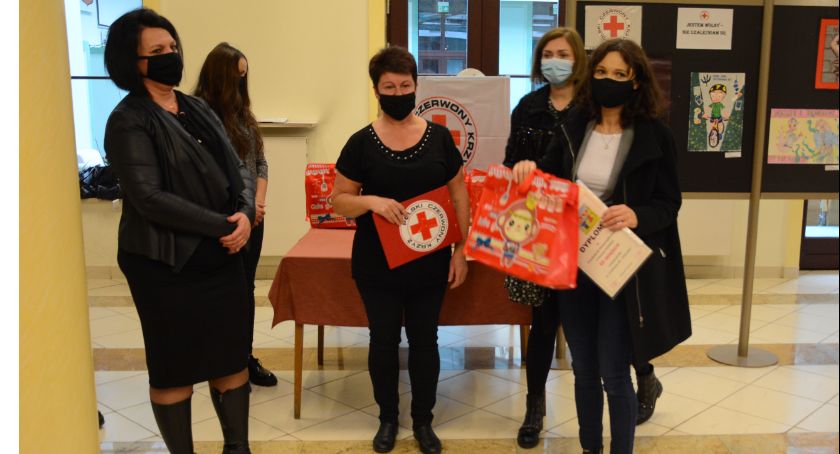 Skarżyski PCK podsumował dwa konkursy profilaktyczne, najlepsi otrzymali nagrody 
