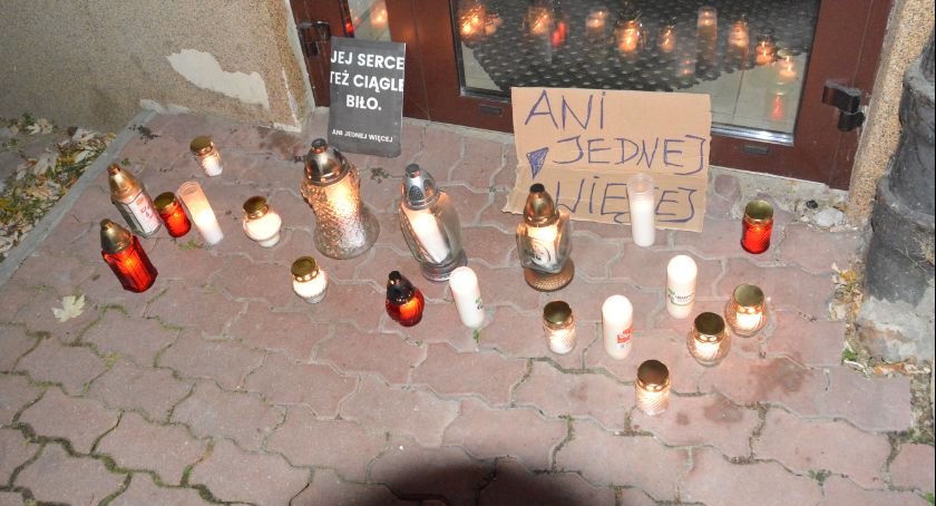 Protest mieszkańców Skarżyska - Ani jednej więcej ... 