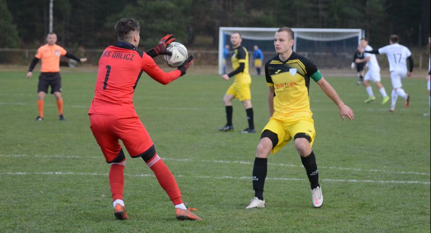Hummel IV liga. Osłabiona Pogoń odrabiała straty, ale punkty zostały w Suchedniowie 