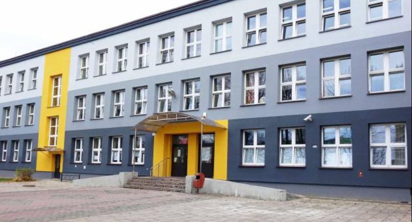 Skarżyska szkoła na zdalnym nauczaniu