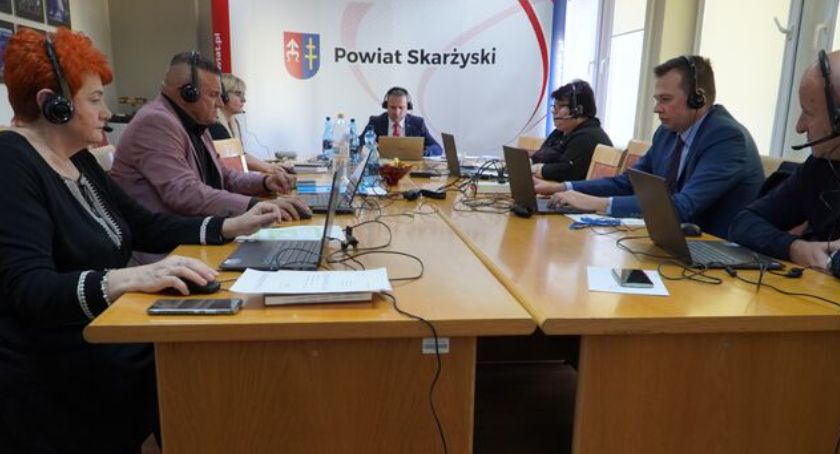 Radni powiatu skarżyskiego obradowali na 37. sesji
