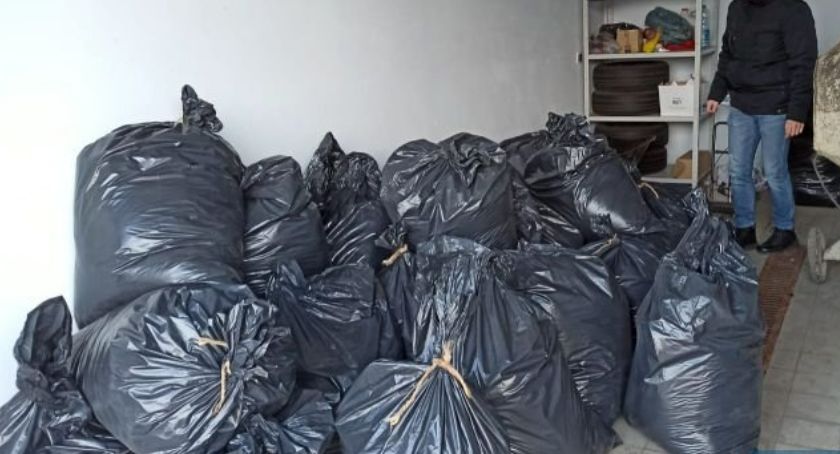 Nielegalna fabryka papierosów w Skarżysku-Kam. Ten proceder kiedyś musiał się skończyć