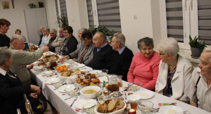 Mroczków. Seniorzy przy opłatku