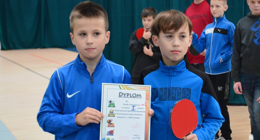 Miłosz i Bartosz Kurowscy z SP 2 mistrzami Skarżyska w tenisie stołowym 