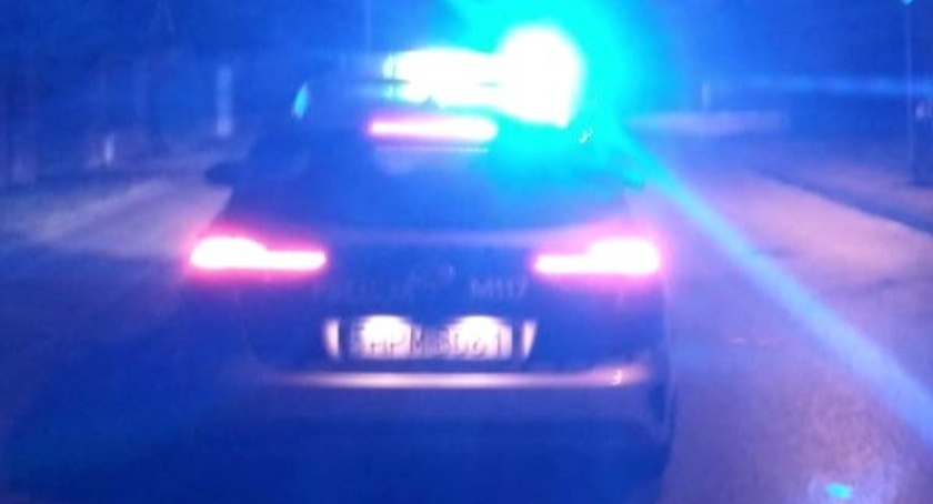 Kradzież w Skarżysku-Kam. Wyłamał skobel, a następnie...