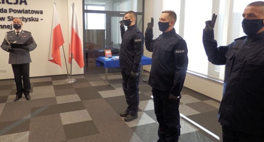 Ślubowanie nowych w komendzie policji