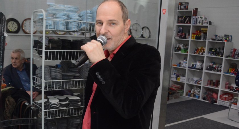 Walentynkowy koncert dla Tosi. Śpiewał Darek Bernatek 
