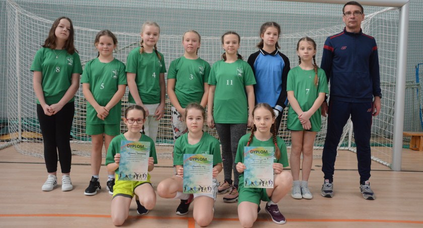 Dziewczęta grały o mistrzostwo Skarżyska szkół podstawowych w mini piłce nożnej 