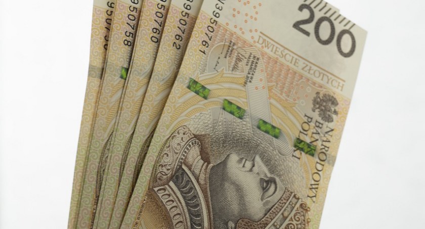 Alimenciarze-dłużnicy.  Rekordzista z naszego powiatu ma zapłacić 218.152 zł