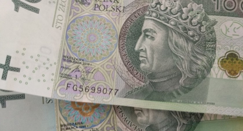 Mieszkaniec Skarżyska-Kam. zatrzymany. Za zakupy płacił fałszywymi banknotami