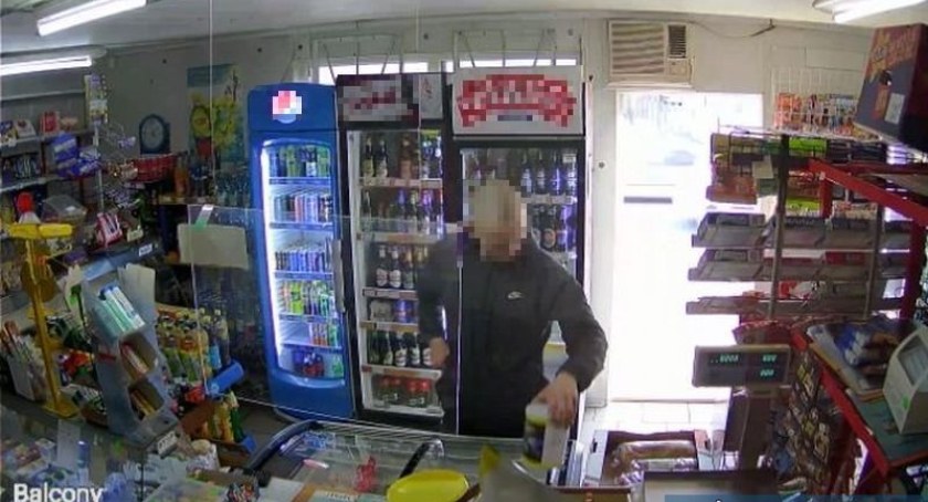 Skandaliczne zachowanie mężczyzny. Ukradł puszkę z datkami na szczytny cel