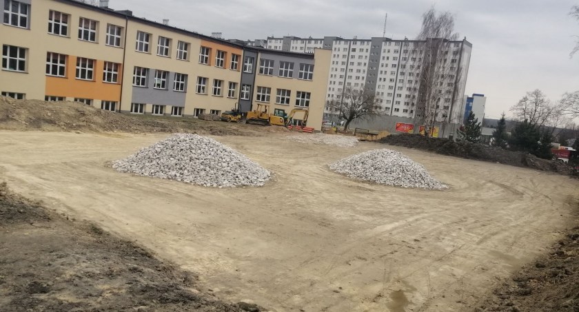 Budowa boiska przy 