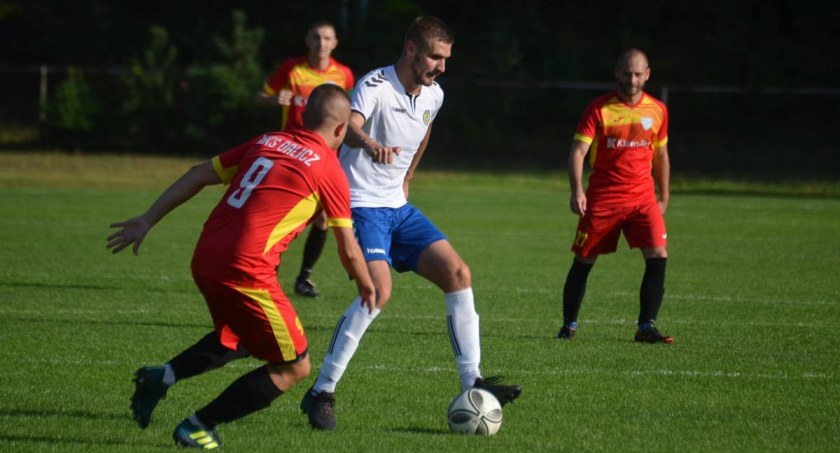 Hummel IV liga: Pierwsza wiosenna porażka Orlicza. Łatwe punkty Granatu