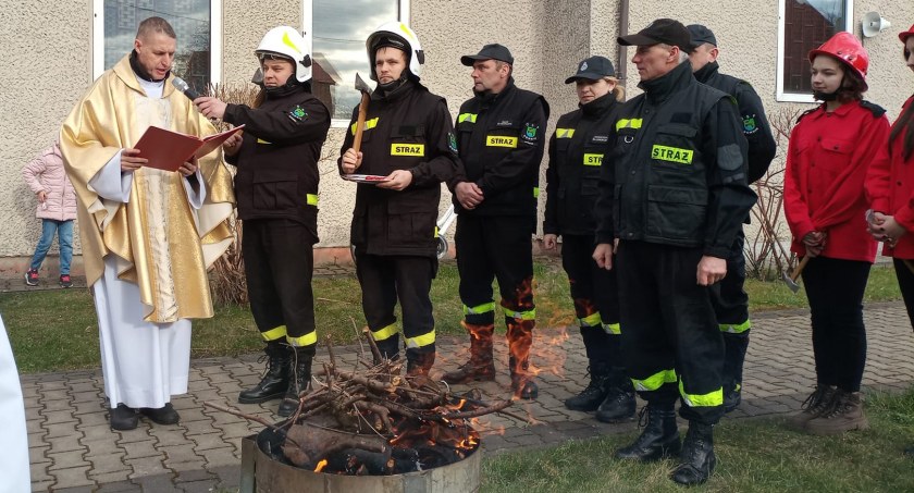 Strażacy z Sorbina podczas Triduum 