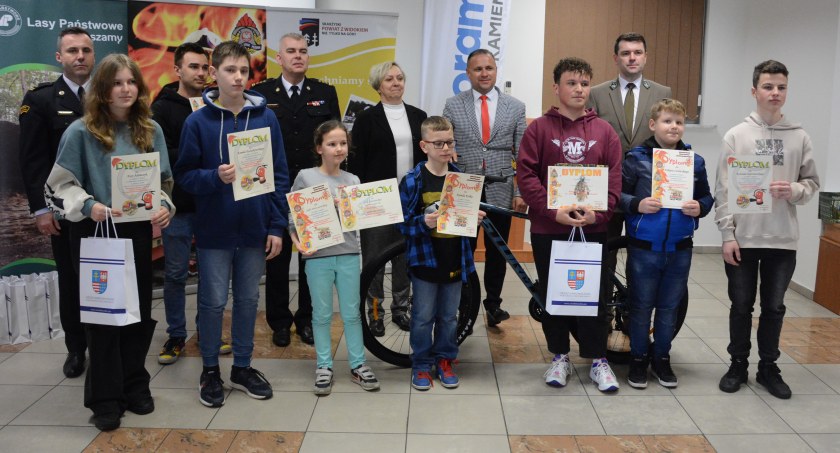 Młodzież zapobiega pożarom. Odbył się finał eliminacji powiatowych konkursu wiedzy pożarniczej 