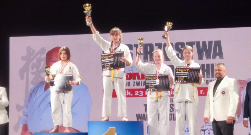 Jowita Mazurek  z Suchedniowa mistrzynią Polski w karate 