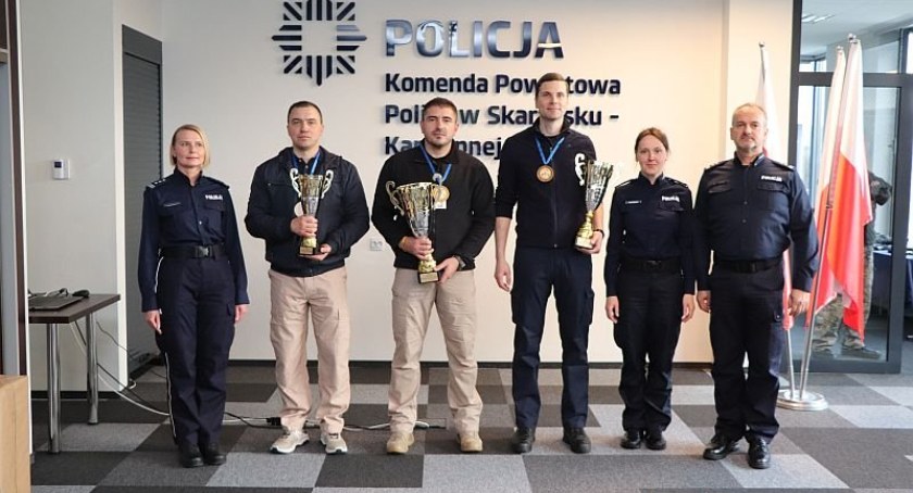  Niezwykły turniej w skarżyskiej komendzie policji. Kto okazał się jego zwycięzcą?