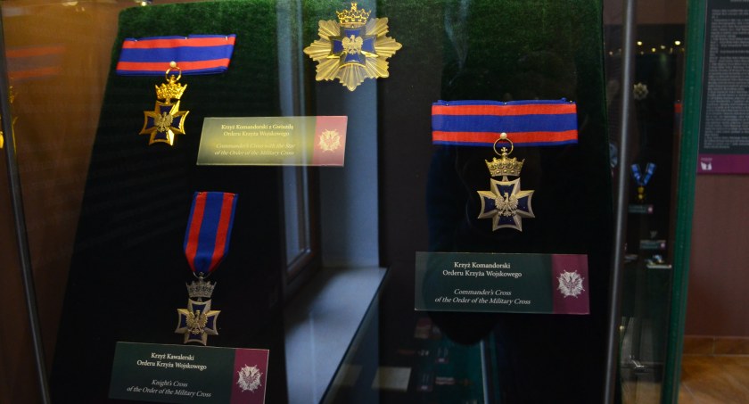 Skarżysko. Niezwykła wystawa orderów w Muzeum im. Orła Białego 