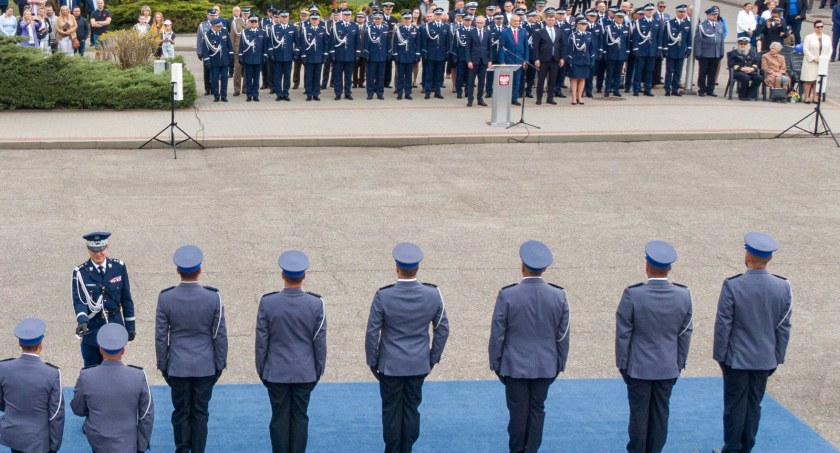 Nowi oficerowie w skarżyskiej komendzie policji